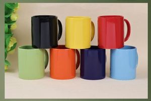 แก้วกาแฟเซรามิกขนาด 11 ออนซ์ พร้อมหูจับสีสันสดใส พิมพ์ลายตามสั่ง แก้วของขวัญพร้อมโลโก้ สำหรับสำนักงาน งานเลี้ยงสังสรรค์ และโปรโมชั่น - Product Image 2