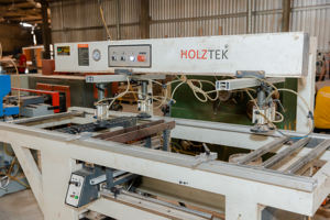 Armoires modernes haut de gamme en contreplaqué en bois pour usage résidentiel Salon Salle à manger Hôpital Meubles convertibles de haute qualité - Product Image 5