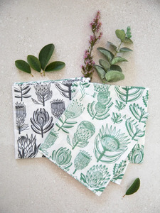 3 Ply Virgin Wood <b>Pulp</b> Absorbent Disposable Cocktail Napkins for Parties-Eco-Friendly Poly Pack - Product Image 1