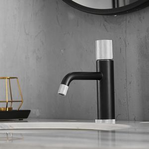 Grifo mezclador de agua montado en cubierta moderno, grifo de lavabo de baño de latón con diseño de níquel cepillado negro, grifo de latón elegante para su moderno - Product Image 1