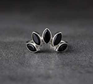 Anillo minimalista de plata 925 con ónix negro de 3x6 mm, corte marquesa, engaste en bisel, diseño de hoja de planta, unisex, con piedra preciosa, regalo para ella. - Product Image 1