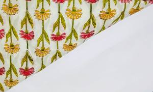 Tela 100% algodón estampada a mano con motivos florales, tela de algodón suave y transpirable para confección de vestidos y prendas. - Product Image 3