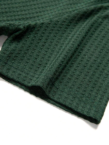 Camiseta Casual de Color Sólido para Hombre con Cuello Camisero, Manga Corta, Tejido Waffle Verde Oscuro, Estilo Old Money - Product Image 2