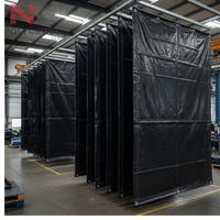 Rideau de séparation transparent et imperméable pour ateliers et zones de production, idéal pour l'aménagement industriel
