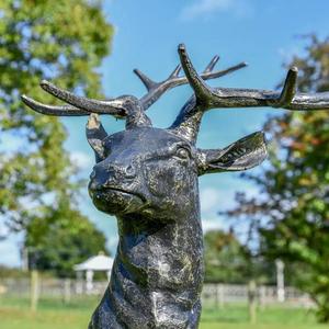Statue de renne en bois de cerf faite à la main pour accessoires de jardin, décoration de Noël - Product Image 1