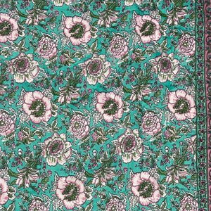 Floral Printed 300tc Cotton <b>Quilt</b> <b>Single</b> <b>Bed</b> Classic Green Pink Pattern All Season Home & Hotel Decor Eco Friendly Reversible - Product Image 5