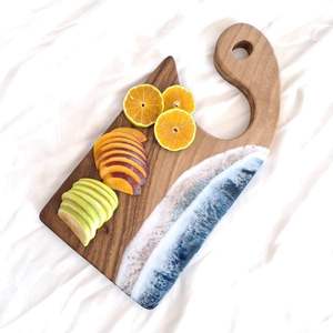 Plateau en bois fait main Seashore - Non toxique, facile à nettoyer, compatible lave-vaisselle - Product Image 2