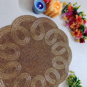 Salvamantel Rectangular Hecho a Mano con Patrón en Espiral, Bordado Textil Artesanal, Base de Hoja de Palma para Decoración del Comedor y el Hogar - Product Image 1