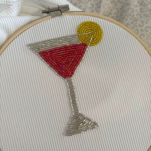 Parche Bordado a Mano para Mujer, Top Corto Rosa de Verano, Decoración Floral, Cuentas de Vidrio, Lentejuelas, Vida Marina - Product Image 1