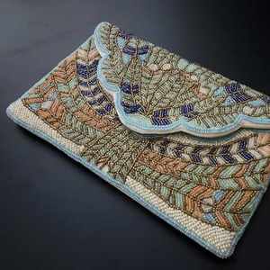 Sac fourre-tout promotionnel artisanal de luxe indien fait main, forme baguette, perles de verre multicolores, décontracté et durable - Product Image 3