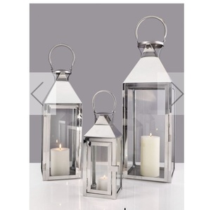 Farol Decorativo Navideño de Acero Inoxidable y Vidrio con Acabado Dorado y Asa para Decoración del Hogar y Jardín - Product Image 3