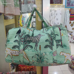Sac de voyage matelassé en coton imprimé jungle, motif animalier ethnique, bagage de voyage bohème, durable, artisanal, export, fabricant, sur mesure - Product Image 2