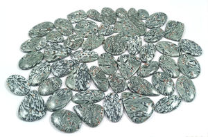 Pierres précieuses Hornblende en gros, formes variées, pierres naturelles noires et vertes pour la fabrication de bijoux - Product Image 2