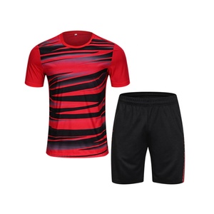 Conjunto de Camiseta y Pantalones Cortos de Fútbol para Hombre, Rayas Rojas y Negras, Transpirable, de Secado Rápido, Ropa Deportiva con Estampado Sublimado - Product Image 1