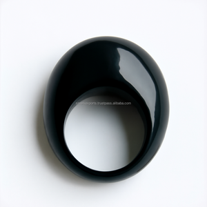Anillo de Cuerno de Búfalo Moderno, Banda Pulida Natural Hecha a Mano, Joyería Minimalista y Ética - Product Image 2