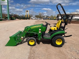 Tractor Compacto 2024 1025R Z099259, Equipo Premium Listo para Exportación - Product Image 4