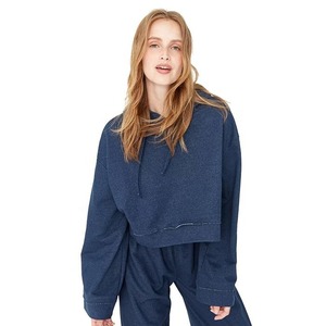 Conjunto de 2 piezas de ropa urbana informal de invierno vintage con logotipo personalizado para mujer, sudadera con capucha corta 100% algodón, chándal holgado y amplio. - Product Image 3