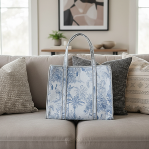 Bolso Tote con Estampado de Grullas Tropicales Azules, Bolso de Hombro de Algodón Seersucker Blanco con Ribete a Rayas, Bolso Obra Maestra Hecho a Mano - Product Image 2