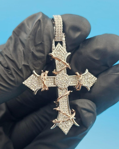 Pendentif croix en argent sterling 925 plaqué or rose entièrement serti de micro-moissanites, couronne d'épines, bijoux chrétiens unisexes - Product Image 1