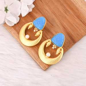 Elegantes Pendientes de Moda Hechos a Mano con Perlas de Calcedonia Azul Oscuro Chapadas en Oro y Bisel de Latón, Joyería para Mujer, Regalo Shilpi - Product Image 2