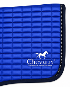 Tapis de selle matelassé bleu premium avec garniture décorative en cristal, logo Che Vaux, sangle de selle pour la compétition - Product Image 4