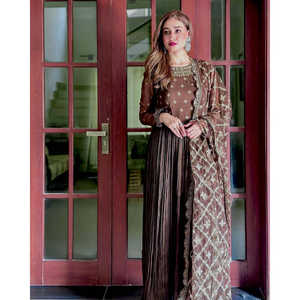 Conjunto de vestido de lujo de seda para mujer Pure Crush Chinon que incluye Dupatta y parte inferior para ropa de fiesta elegante - Product Image 4