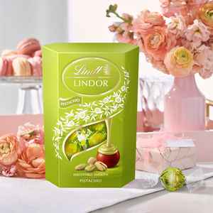 Suministro al por Mayor de Lindt LINDOR Cornet Pistachio 200g, Trufas de Chocolate Premium, Relleno Cremoso y Suave, Delicias en Caja de Regalo - Product Image 1