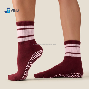 JZVINA Chaussettes antidérapantes pour femmes, chaussettes mi-mollet avec points en silicone, adaptées au yoga, au fitness et à un usage quotidien - Product Image 3