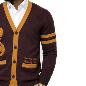 Cardigan en tricot à rayures pour fraternité grecque, 100 % acrylique doux, avec patchs et lettres personnalisés – Vente en gros - Product Image 5