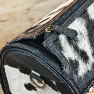 Bolso de Mano de Cuero Vacuno de Lujo con Diseño Floral Repujado y Cierre de Cremallera con Piedra Turquesa, Bolso Duradero para Mujer - Product Image 5