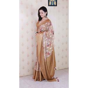 Sari Tradicional Chino de Georgette Suave Marrón con Estampado Floral y Tejido Zari de Elite Weaves, 450g - Product Image 2