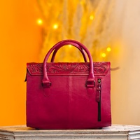 Sac fourre-tout rose en cuir véritable 100% style occidental avec gravure florale artisanale et fourrure de vache pour femmes, usage quotidien