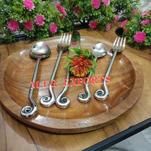 Juego de Cubiertos de Acero Inoxidable con Mango Único Hecho a Mano, Diseño en Espiral, Estilo Vintage, para Hogar y Restaurante, 5 Piezas - Product Image 3