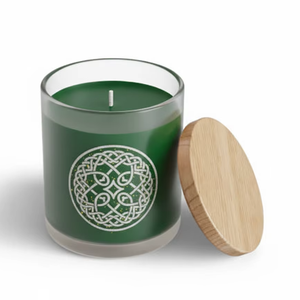 Cire de soja coulée à la main dans un bocal en verre dépoli élégant avec couvercle en bois, parfumée, pour commande en gros, vert forêt, apaisement profond - Product Image 3