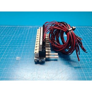Vanne solénoïde à commande directe SMC VQ110Y-5LO, utilisée comme pièce détachée pour équipement semi-conducteur Legacy - Product Image 1