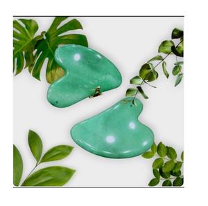Pierre Gua Sha en jade vert la plus vendue pour le massage du visage, la réduction des rides, la circulation sanguine et le remodelage du visage - En vente - Product Image 1