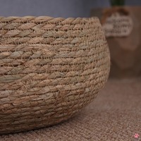 Panier-lit pour chat en paille tressée naturelle, respirant, avec griffoir en herbe de laitue, nid rafraîchissant d'été rond avec poignées en forme d'oreilles mignonnes