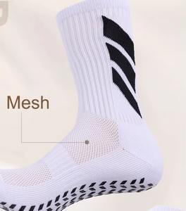 Chaussettes de sport en tricot personnalisées pour l'entraînement et la course à pied, antidérapantes, 100% coton, pour jeunes et enfants, fabriquées au Vietnam - Product Image 5