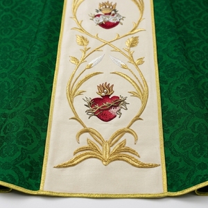 Casulla de Terciopelo Verde con Bordado del Sagrado Corazón, Vestimenta Sacerdotal Católica Premium para Misa, Adoración y Ceremonias Religiosas - Product Image 4