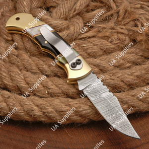 Couteau pliant de luxe en acier Damas avec manche en corne de taureau exotique, couteau tactique professionnel EDC pour le camping et la chasse, vente en gros - Product Image 3