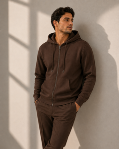 Sweat à capuche zippé pour homme, conçu pour un confort tout au long de la journée, avec capuche réglable et coupe décontractée, idéal pour un style actif et décontracté. - Product Image 5