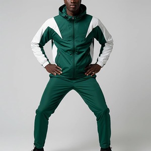 Chaqueta Deportiva Personalizada de Nailon con Capucha, Corte Regular, 100% Algodón, Peso Medio, Diseño de Bloques de Color, Reversible, Resistente al Viento y al Agua - Product Image 6