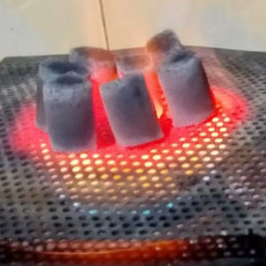 Charbon à chicha de noix de coco premium de Merades Indonesia, cubes écologiques longue durée pour un style de vie social en plein air en Australie - Product Image 1