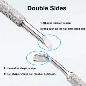 Herramienta profesional para cutículas Royal Finish Advanced Metal con mango ergonómico para el cuidado y el aseo de uñas en salones de belleza - Product Image 2