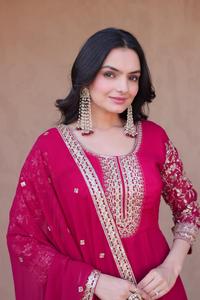 Nouvelle Robe de Soirée Exquise et Exclusive avec Broderie Zari et Sequins, Effet Fleurissant, et Ensemble Dupatta – Tenue Élégante pour Fêtes et Cérémonies - Product Image 5