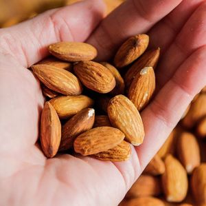 Almendras Orgánicas Crudas Naturales, Ricas en Sabor y Nutrientes, Calidad Premium para Venta al por Menor y al por Mayor - Product Image 6