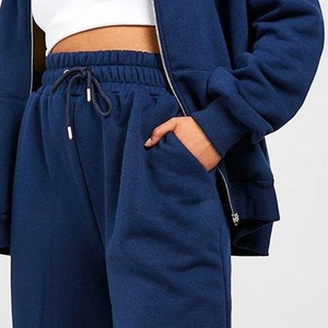 Vente en gros de qualité supérieure Logo personnalisé Costume de sport slim pour femme Ensemble 2 pièces avec pantalon Survêtement - Product Image 3