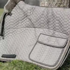 Nouvel arrivage : Tapis de selle matelassé rafraîchissant pour dressage, couleurs élégantes pour sports équestres, en vente - Product Image 5