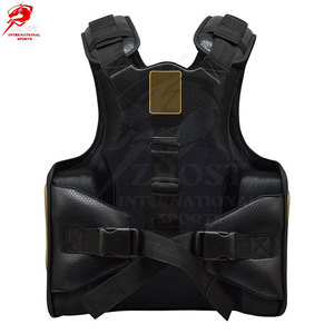 Protector de Pecho Ajustable de Alto Rendimiento con Acolchado Cómodo y Material Transpirable para Entrenamiento - Product Image 5