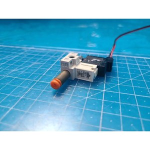 Vanne solénoïde à commande directe SMC 10-VQ110-5M0-M5, utilisée comme pièce détachée pour équipement semi-conducteur Legacy - Product Image 1